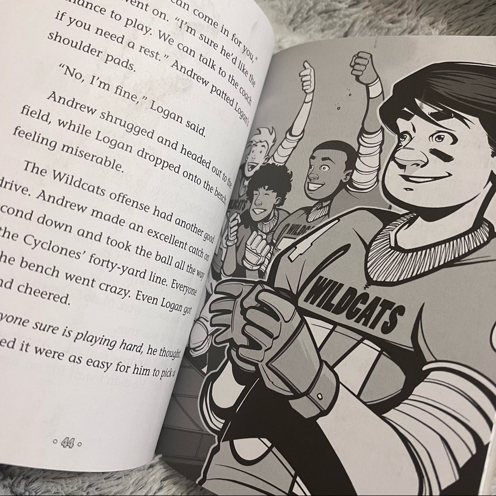 🔵 4/$15 • “Linebacker Block” Book - Picture 4 of 7